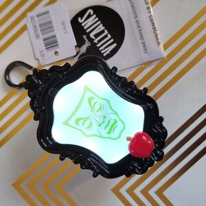 Bath & Body Works Disney Evil Queen Light Up Mirror Pocketbac Holder NWT